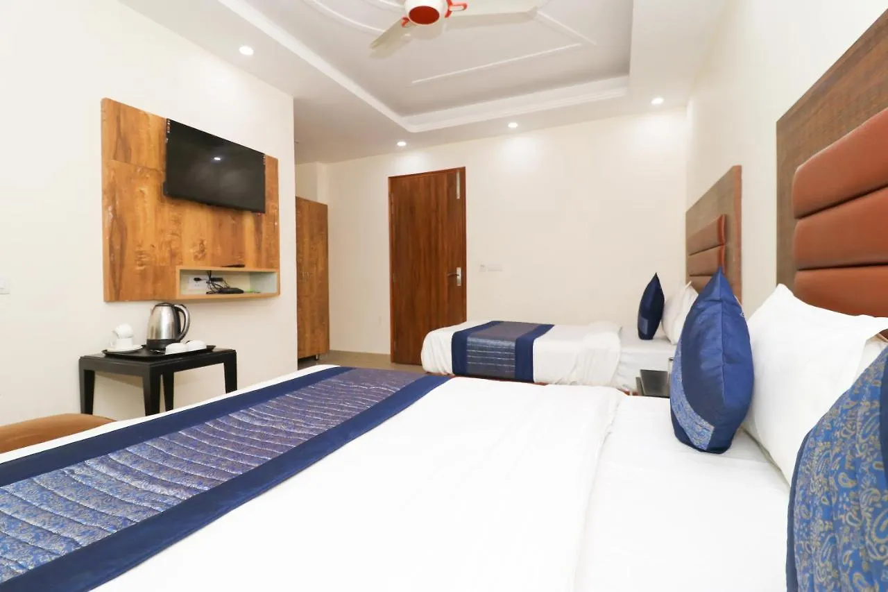 ****  Hotel Belwood - A Well Hygiene Property New Delhi India